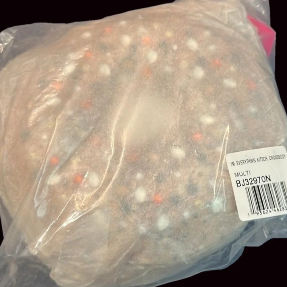 The Everything Bagel is Back! Betsey Johnson - Picture 6 of 6